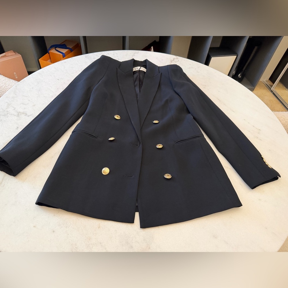 ZARA Double Breasted Shoulder
Pad Blazer - Picture 7 of 9